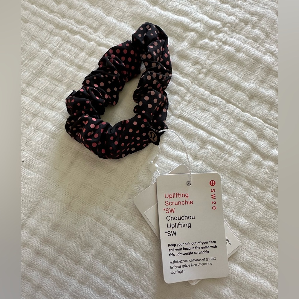 NWT Seawheeze Uplifting Scrunchie